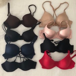 ❌SOLD❌ Bundle of 8 Victoria’s Secret bras